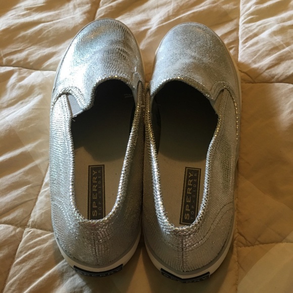 NWT Sperry Top-Sider Silver Metallic Leather Slip-on Shoes Size 8 - Picture 3 of 11